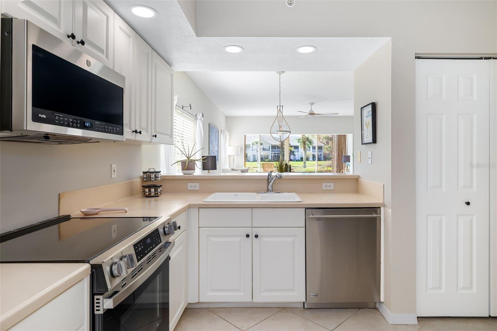 THE GARDENS 5 AT WATERSIDE VILLAGE - Residential