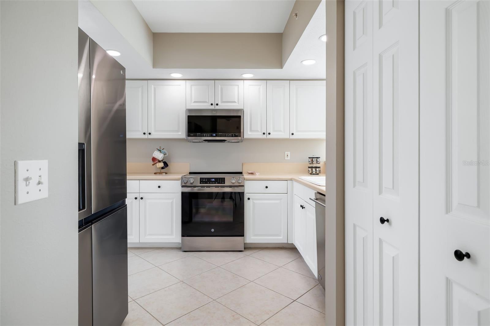 THE GARDENS 5 AT WATERSIDE VILLAGE - Residential