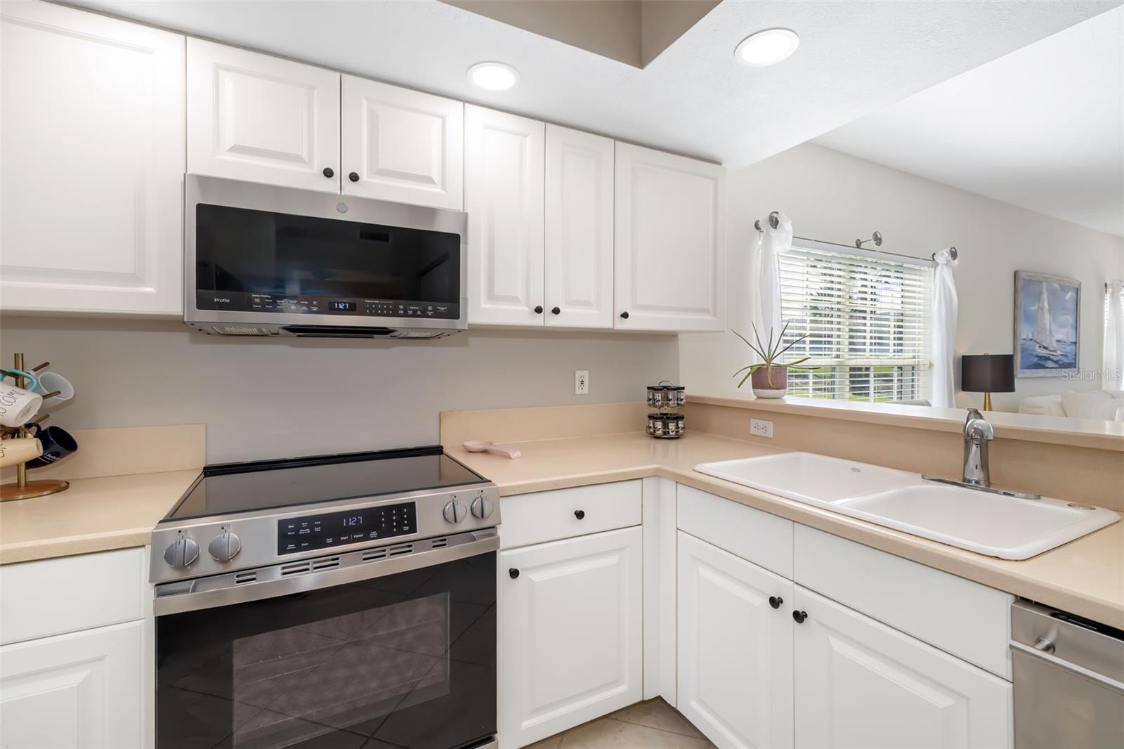 THE GARDENS 5 AT WATERSIDE VILLAGE - Residential