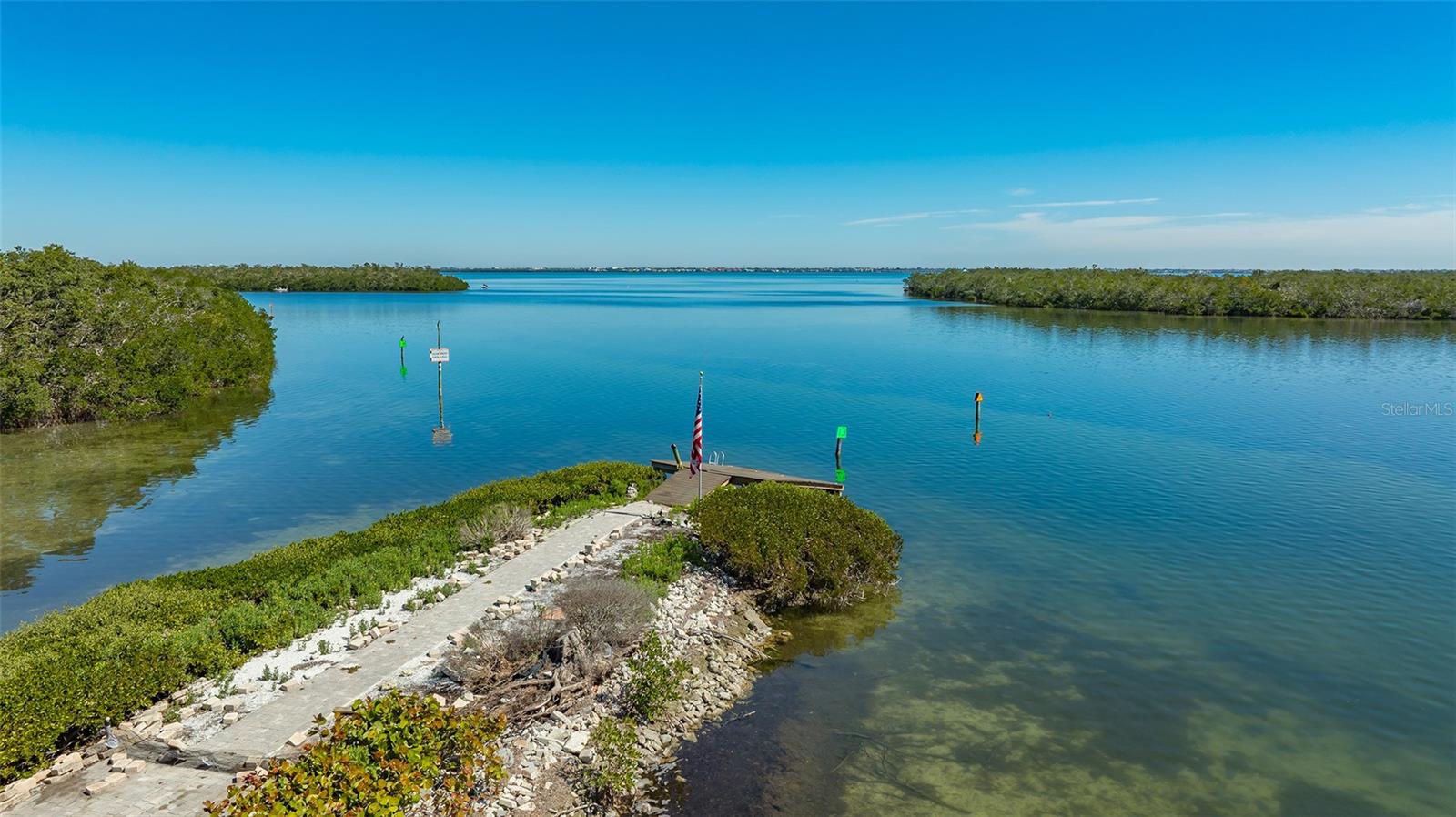 PELICAN HARBOUR & BEACH CLUB - Residential