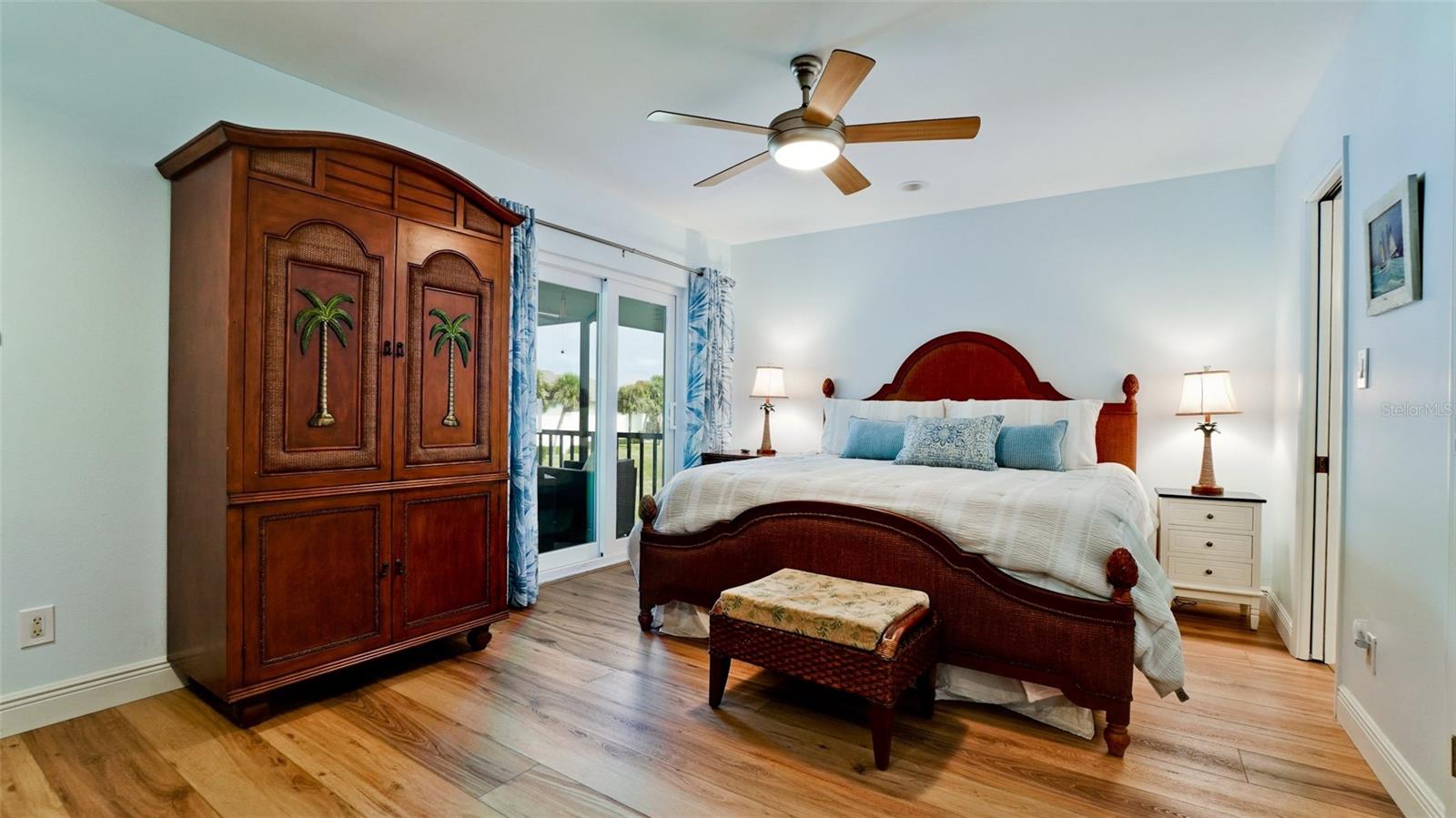 PELICAN HARBOUR & BEACH CLUB - Residential