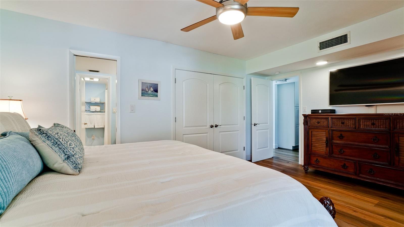 PELICAN HARBOUR & BEACH CLUB - Residential