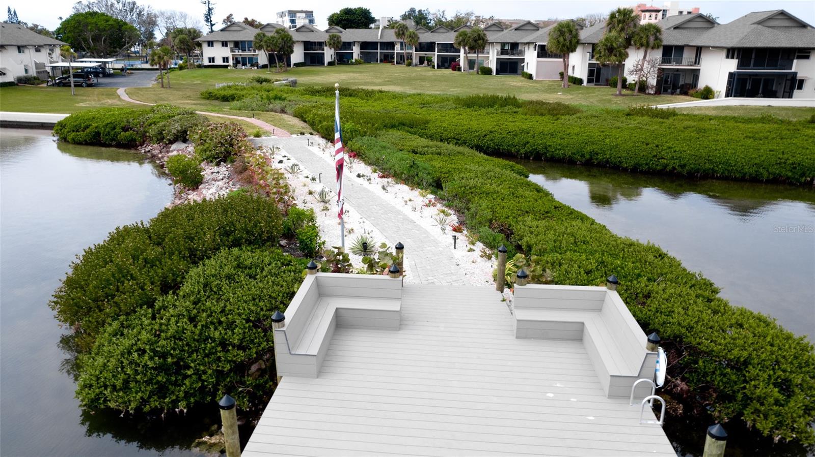 PELICAN HARBOUR & BEACH CLUB - Residential