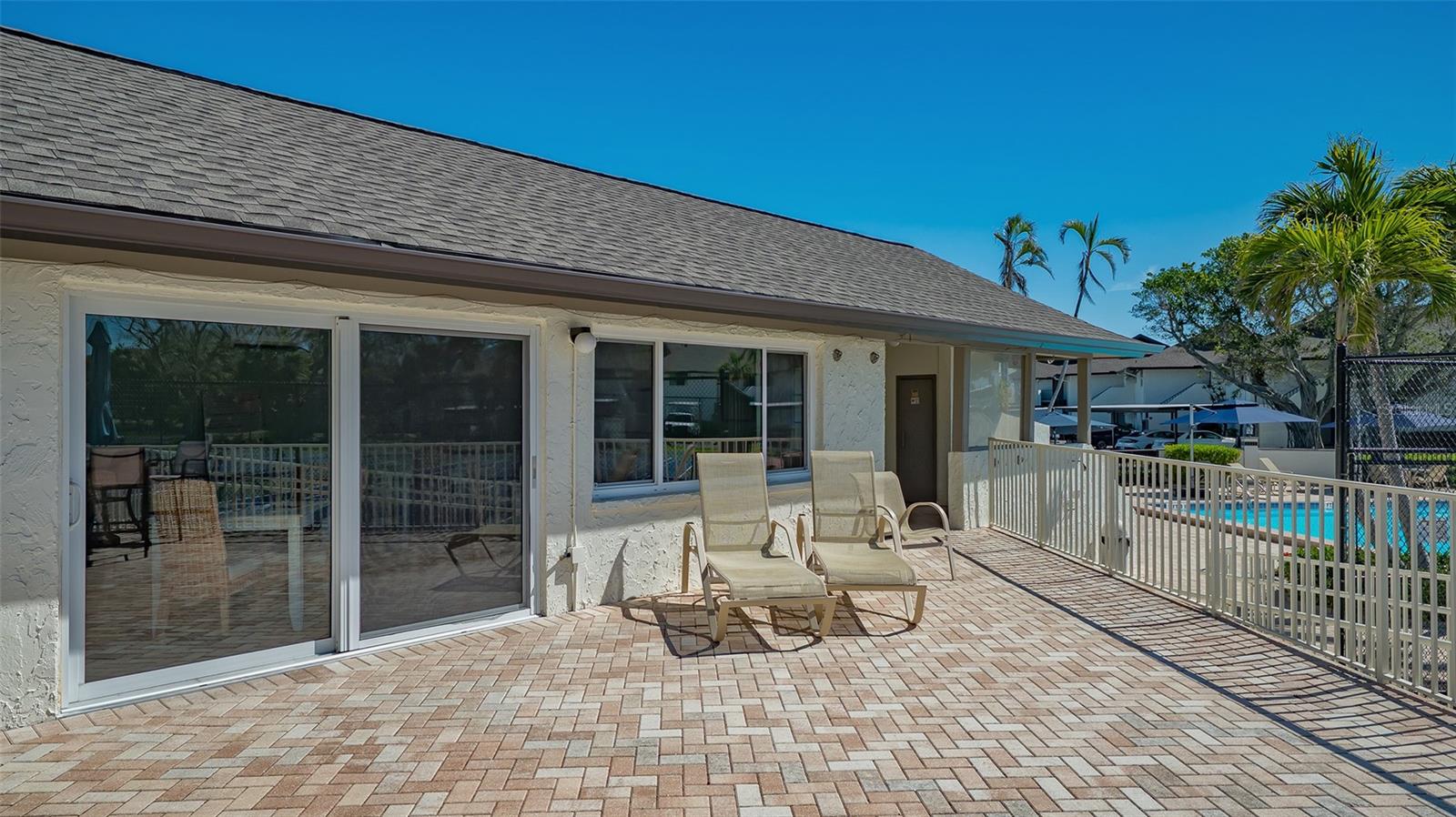 PELICAN HARBOUR & BEACH CLUB - Residential