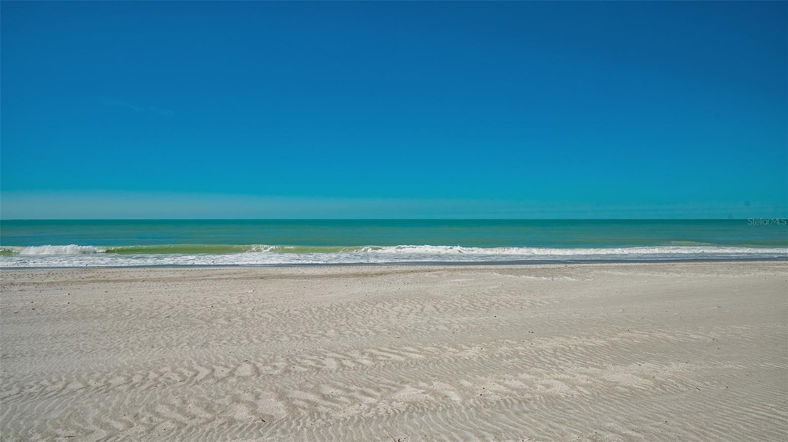 PELICAN HARBOUR & BEACH CLUB - Residential