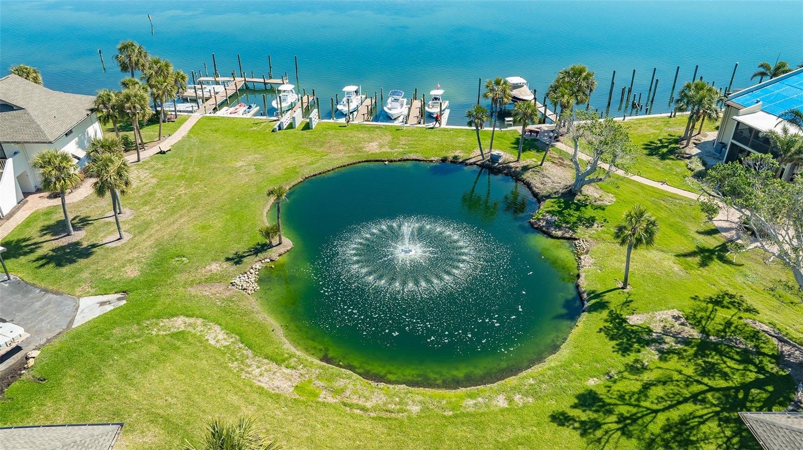 PELICAN HARBOUR & BEACH CLUB - Residential