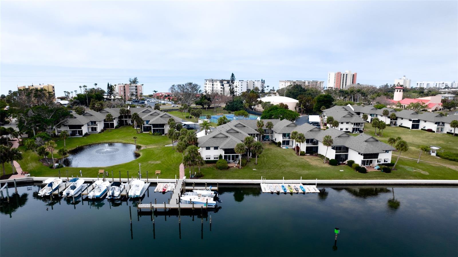 PELICAN HARBOUR & BEACH CLUB - Residential