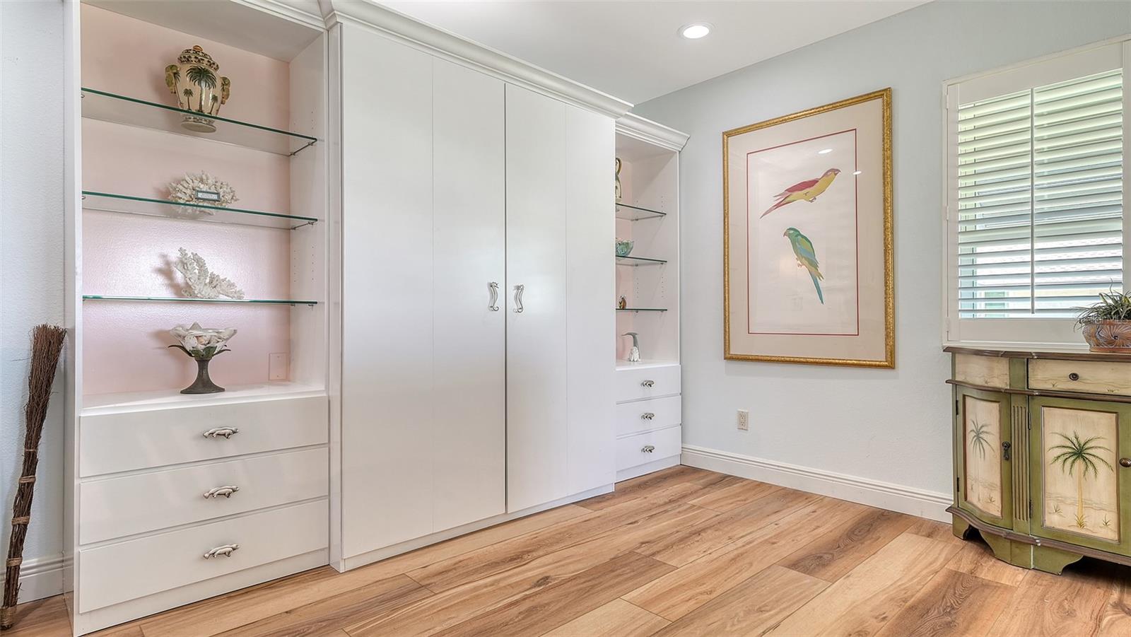 PELICAN HARBOUR & BEACH CLUB - Residential