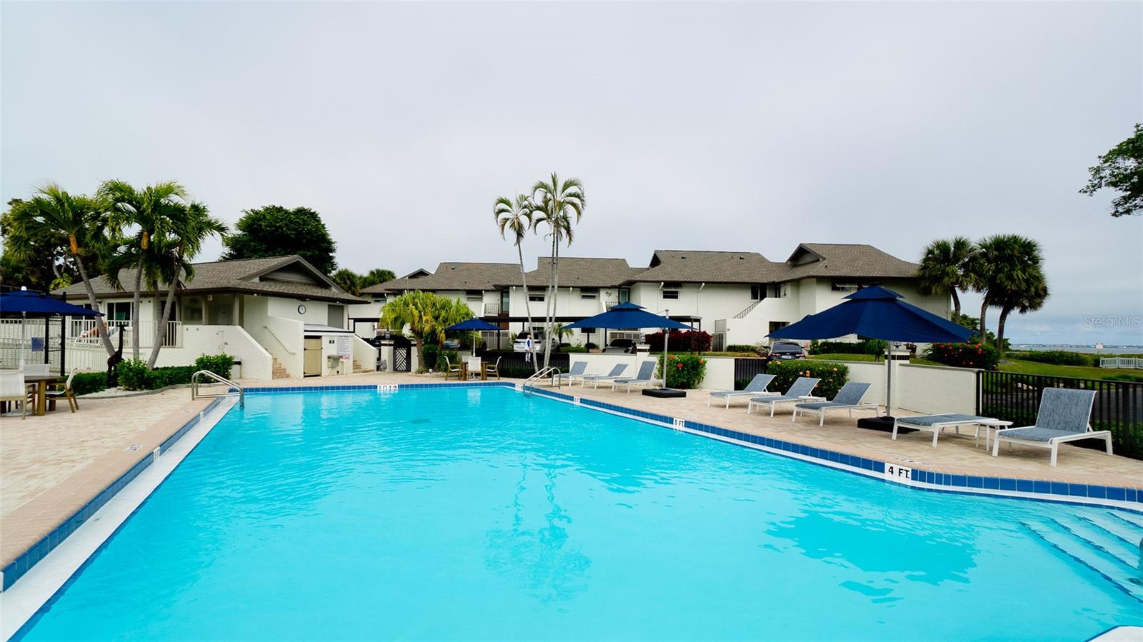 PELICAN HARBOUR & BEACH CLUB - Residential