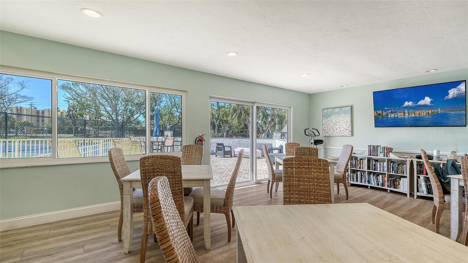 PELICAN HARBOUR & BEACH CLUB - Residential