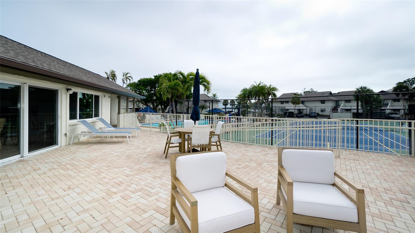 PELICAN HARBOUR & BEACH CLUB - Residential