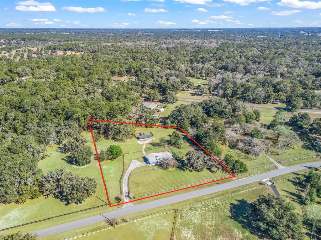 Photo of 16 Meadow Wood Drive, Ocala, FL 34482 (MLS # G5106377)