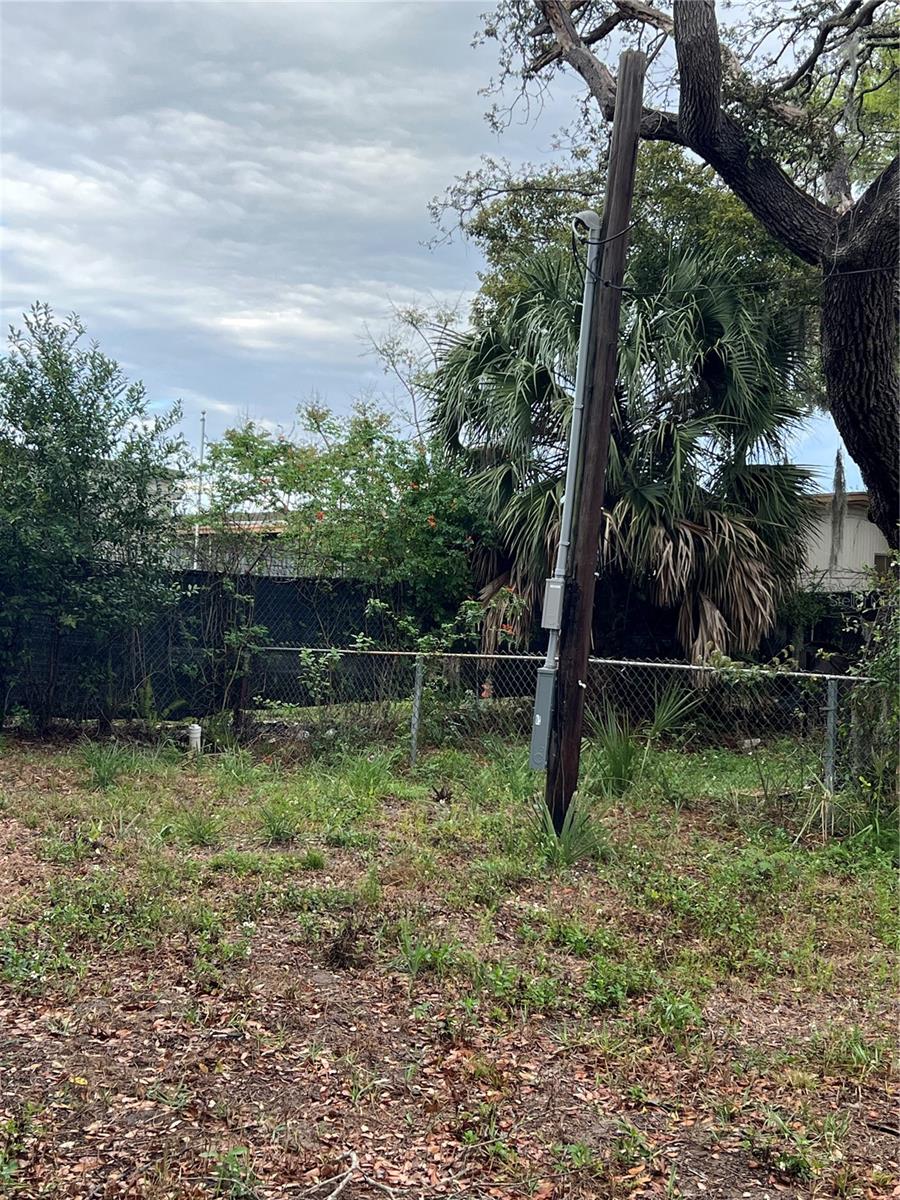 CONGRESS PARK - Land