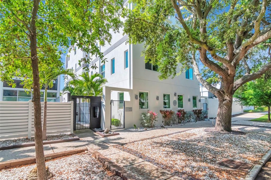 Photo of 536 4th Avenue S #2, St Petersburg, FL 33701 (MLS # TB8491504)