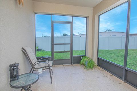 A home in WINTER HAVEN