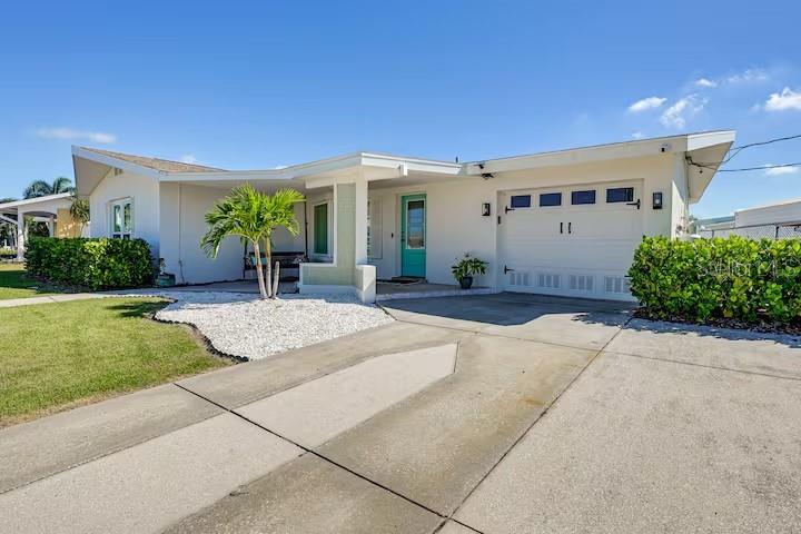 Photo of 924 Arlington Road, Palmetto, FL 34221 (MLS # A4708945)