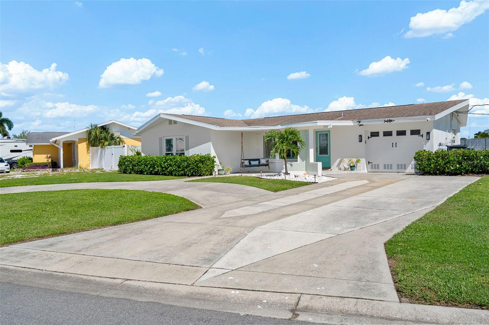 924 ARLINGTON ROAD