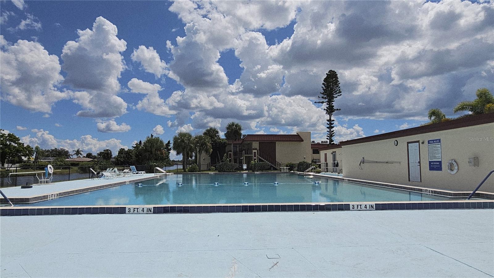 RIVERHOUSE - Residential Lease