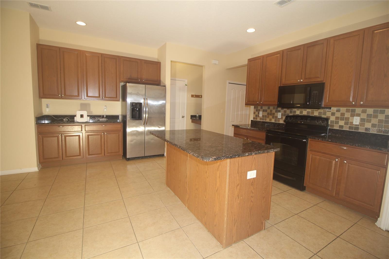 EMERALD LAKE - Residential