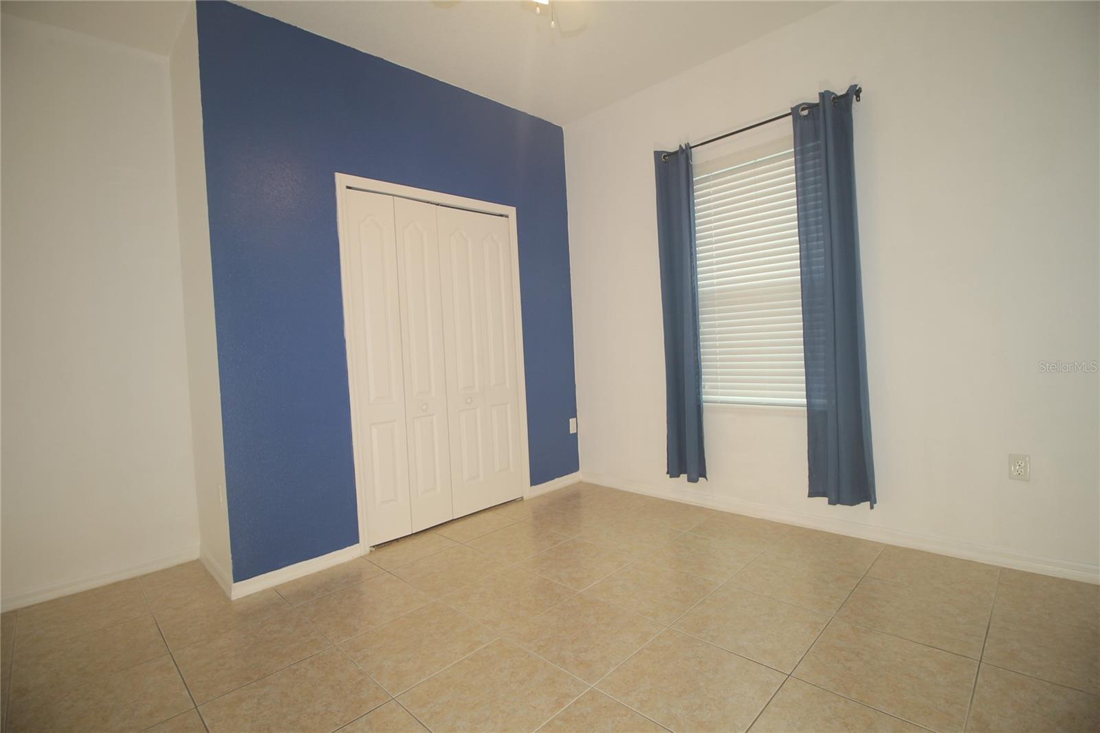 EMERALD LAKE - Residential