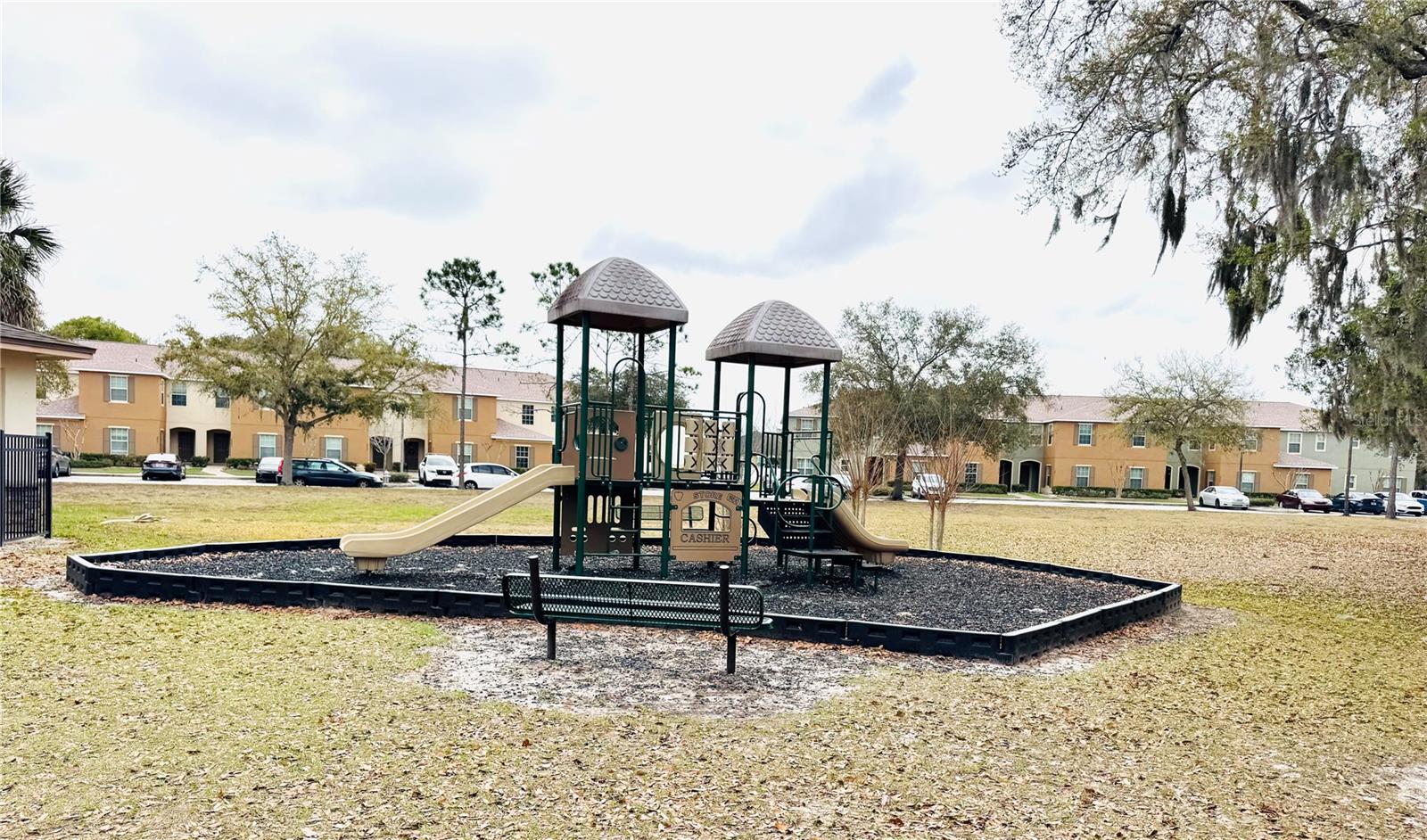 EMERALD LAKE - Residential