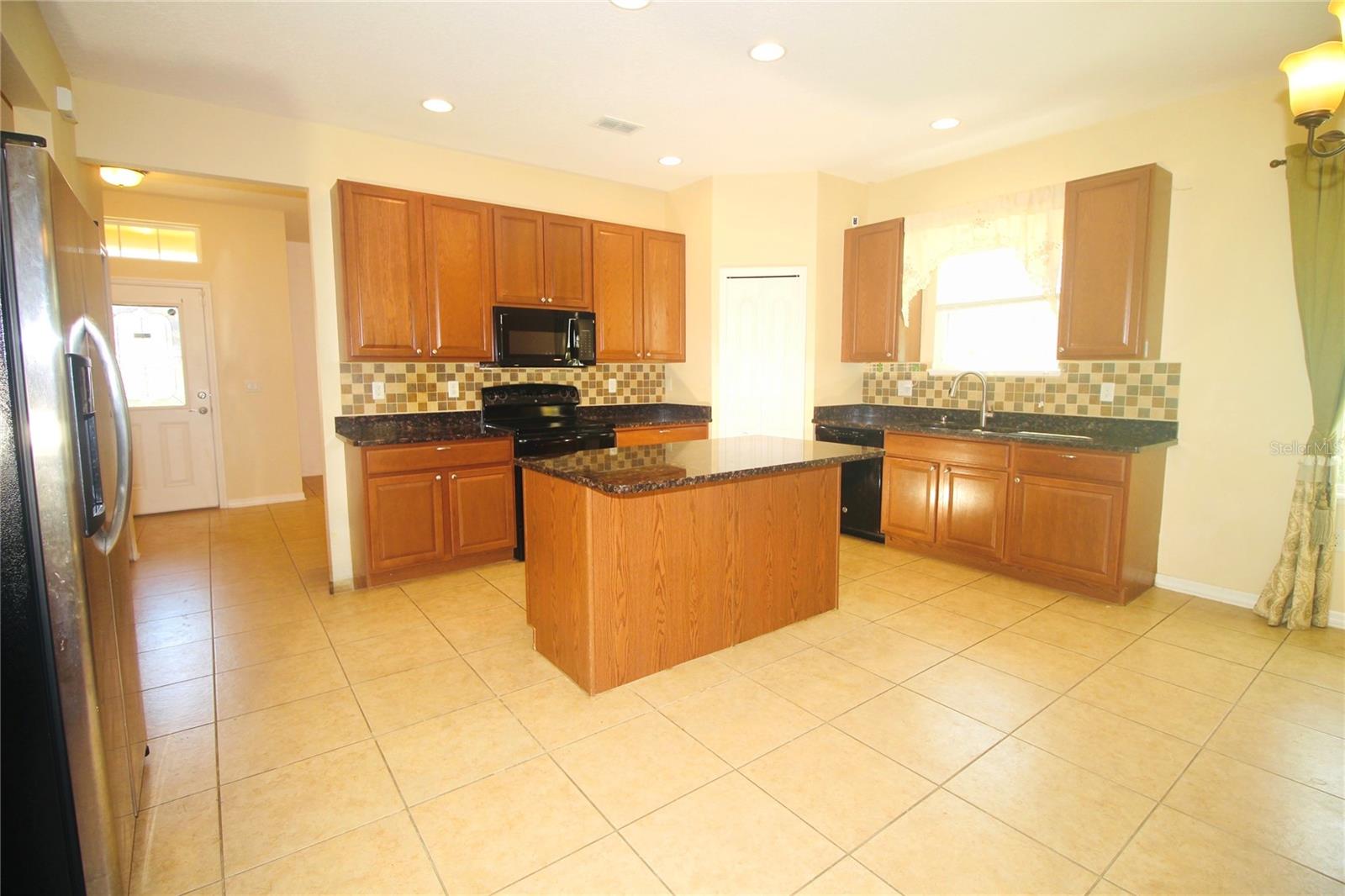 EMERALD LAKE - Residential