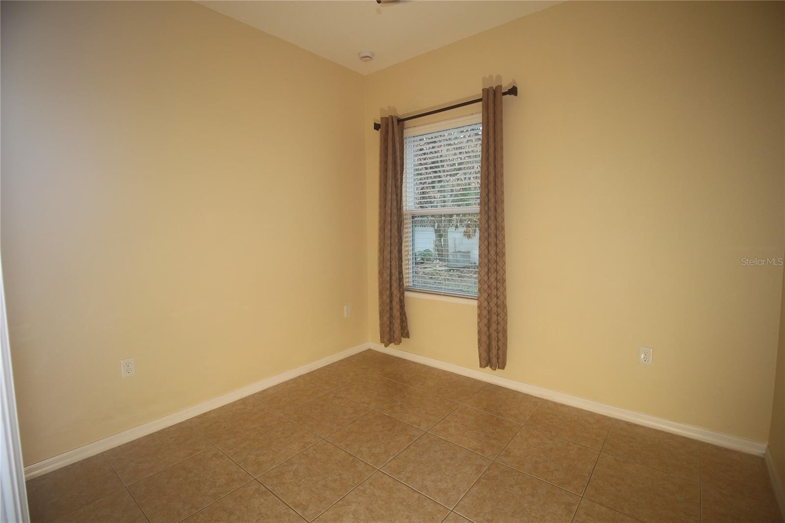 EMERALD LAKE - Residential