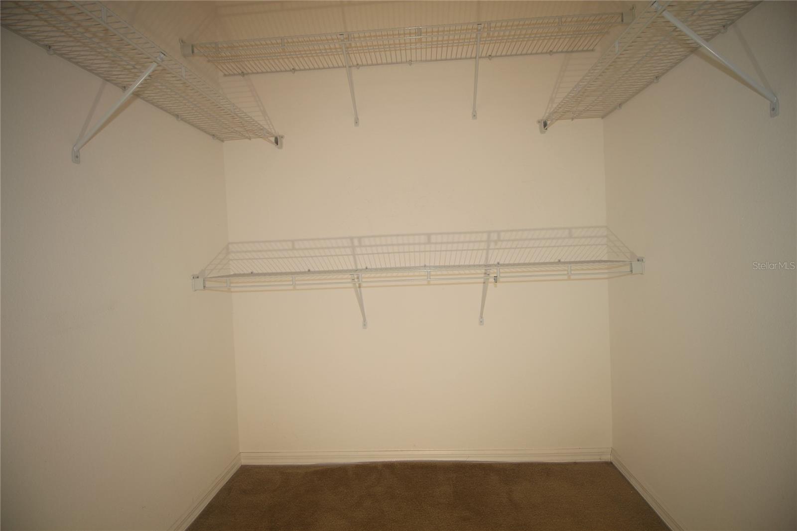 EMERALD LAKE - Residential