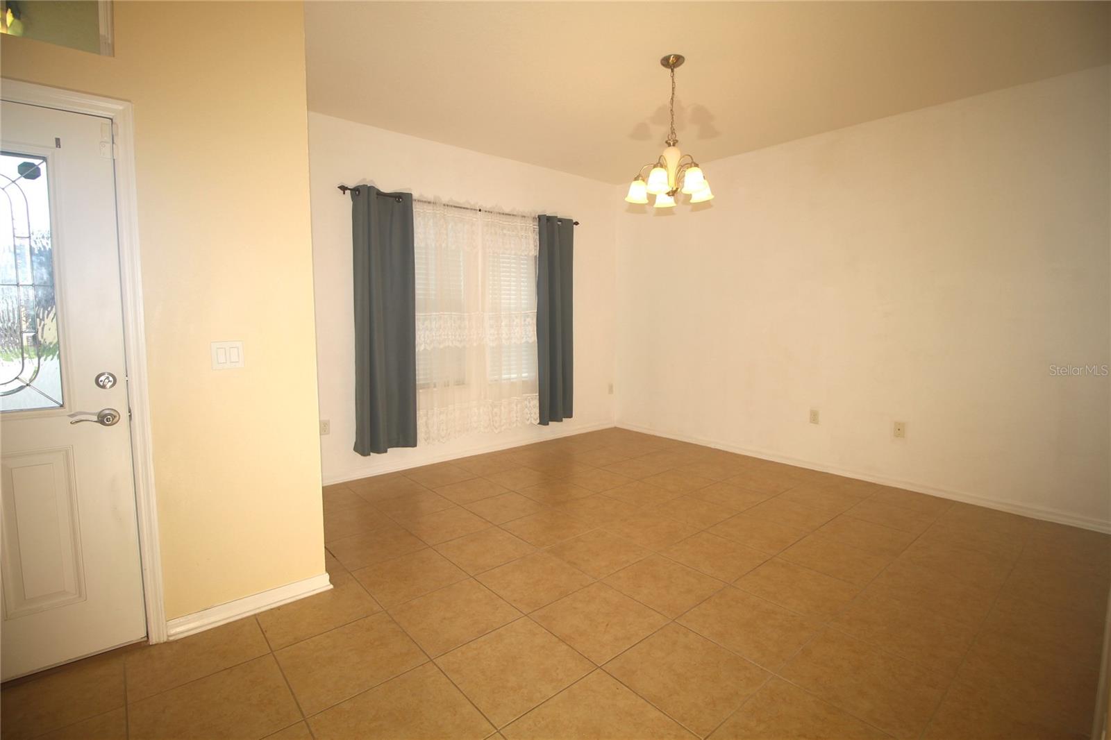 EMERALD LAKE - Residential