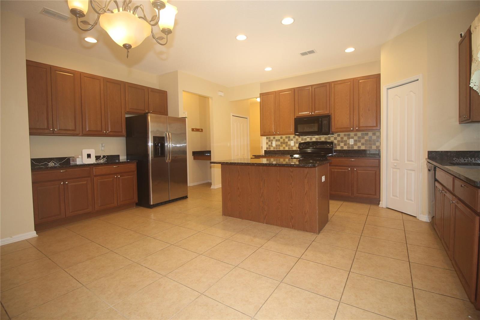 EMERALD LAKE - Residential