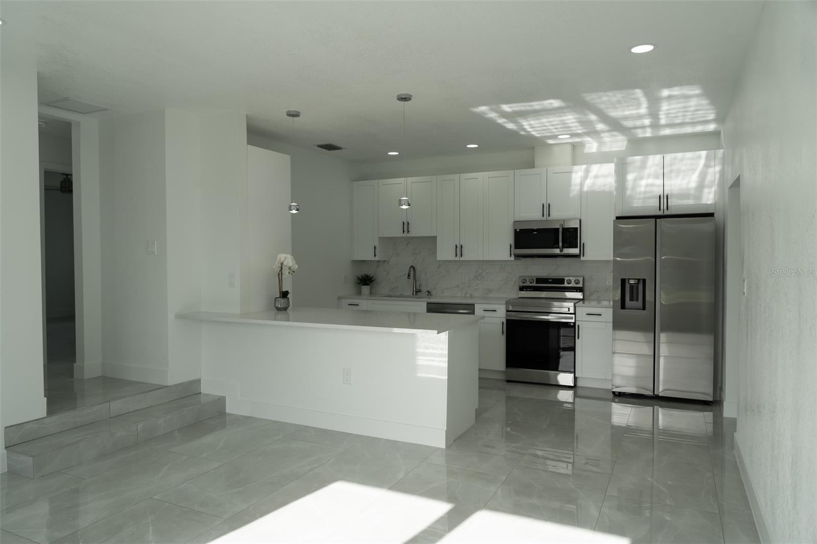 2464 WARNE STREET, PORT CHARLOTTE, FL, 33952 4 2464 WARNE STREET