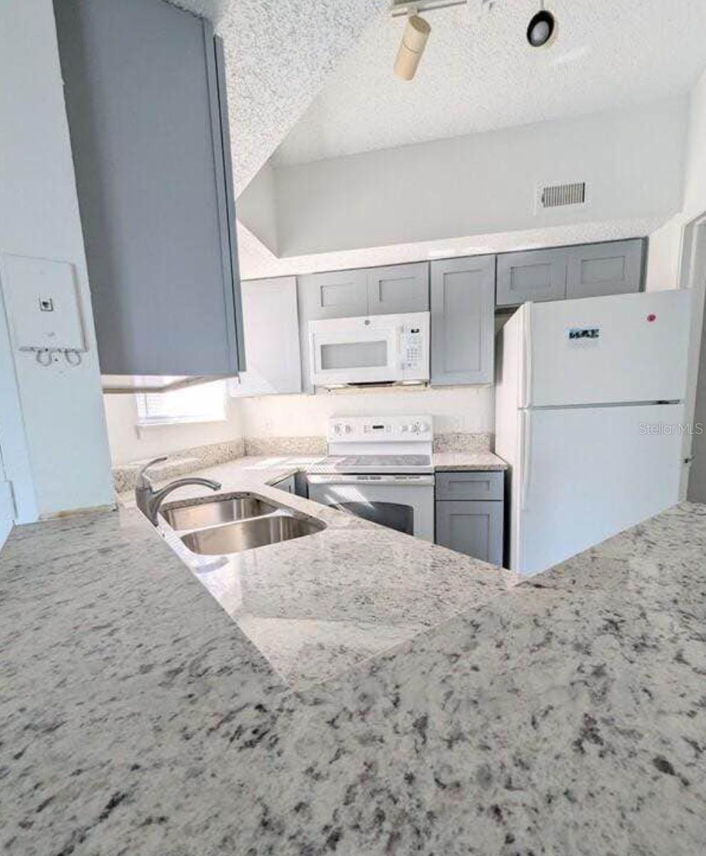 PLAZA/MILLENIUM - Residential Lease