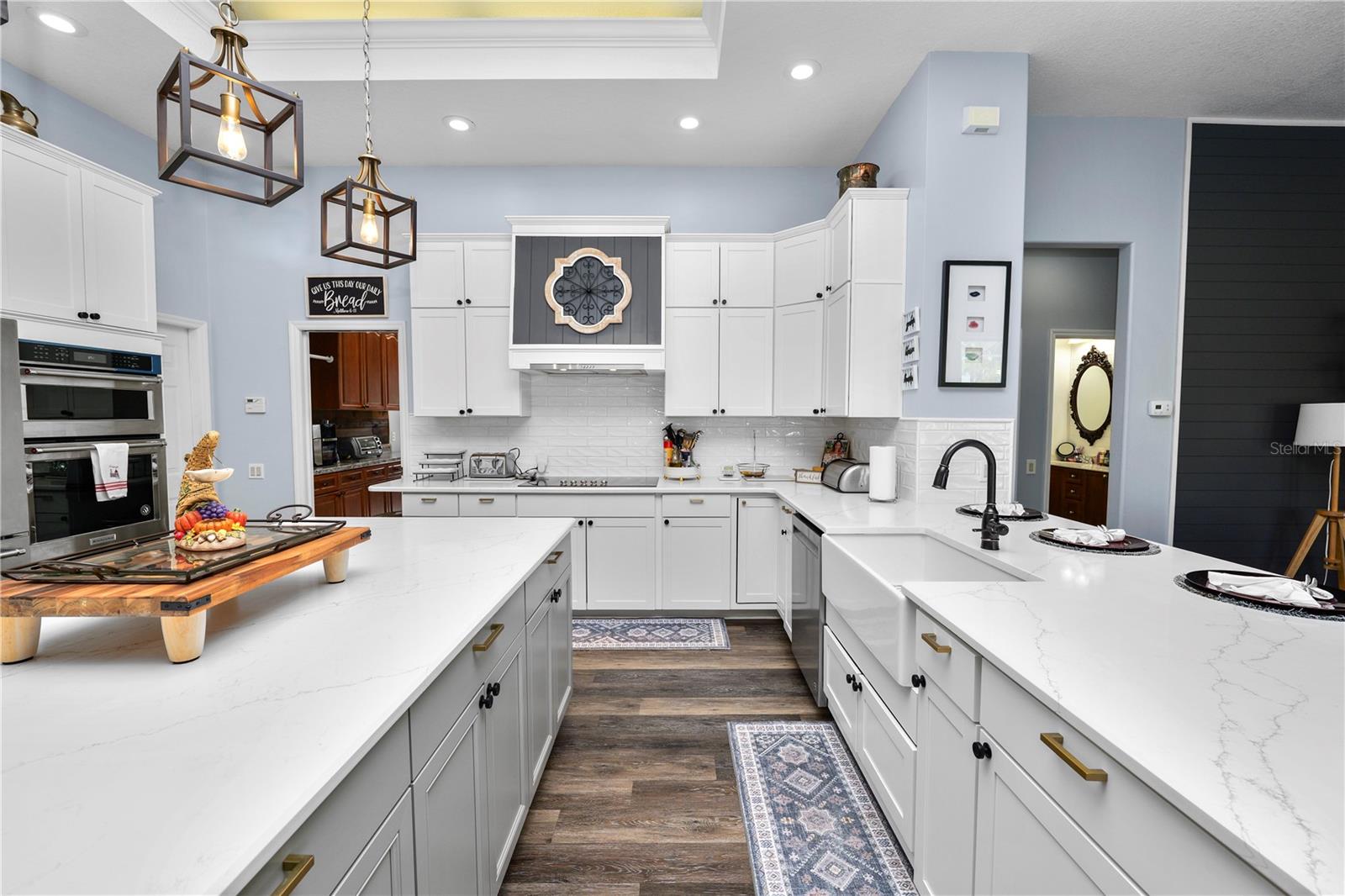 VISTA HILLS - Residential