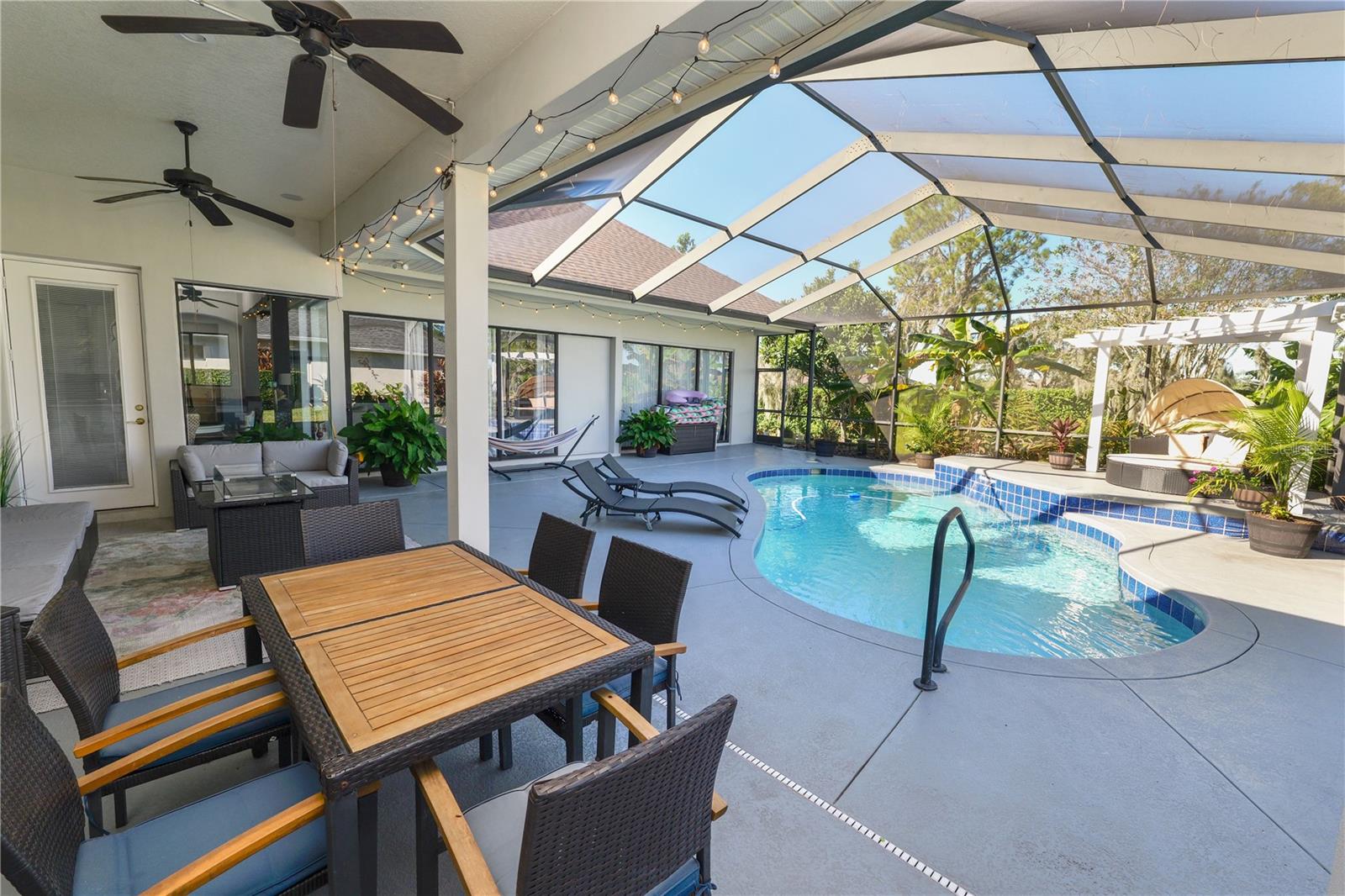 VISTA HILLS - Residential