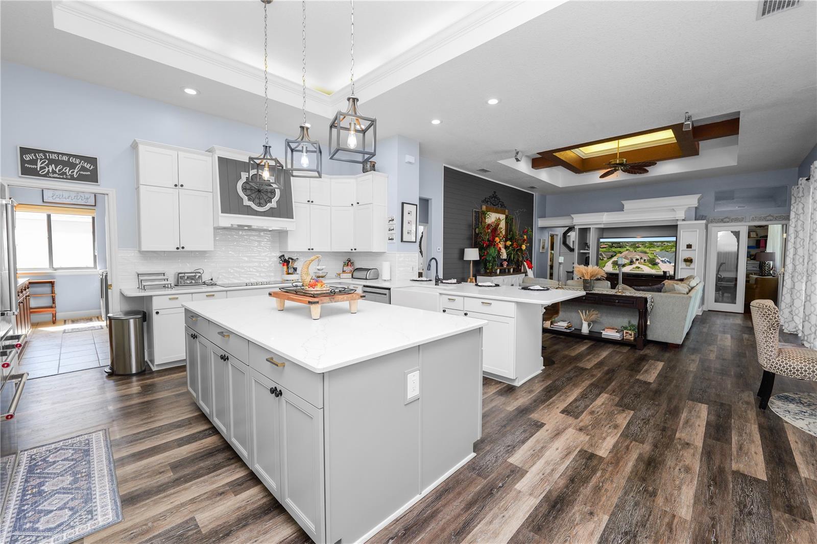 VISTA HILLS - Residential