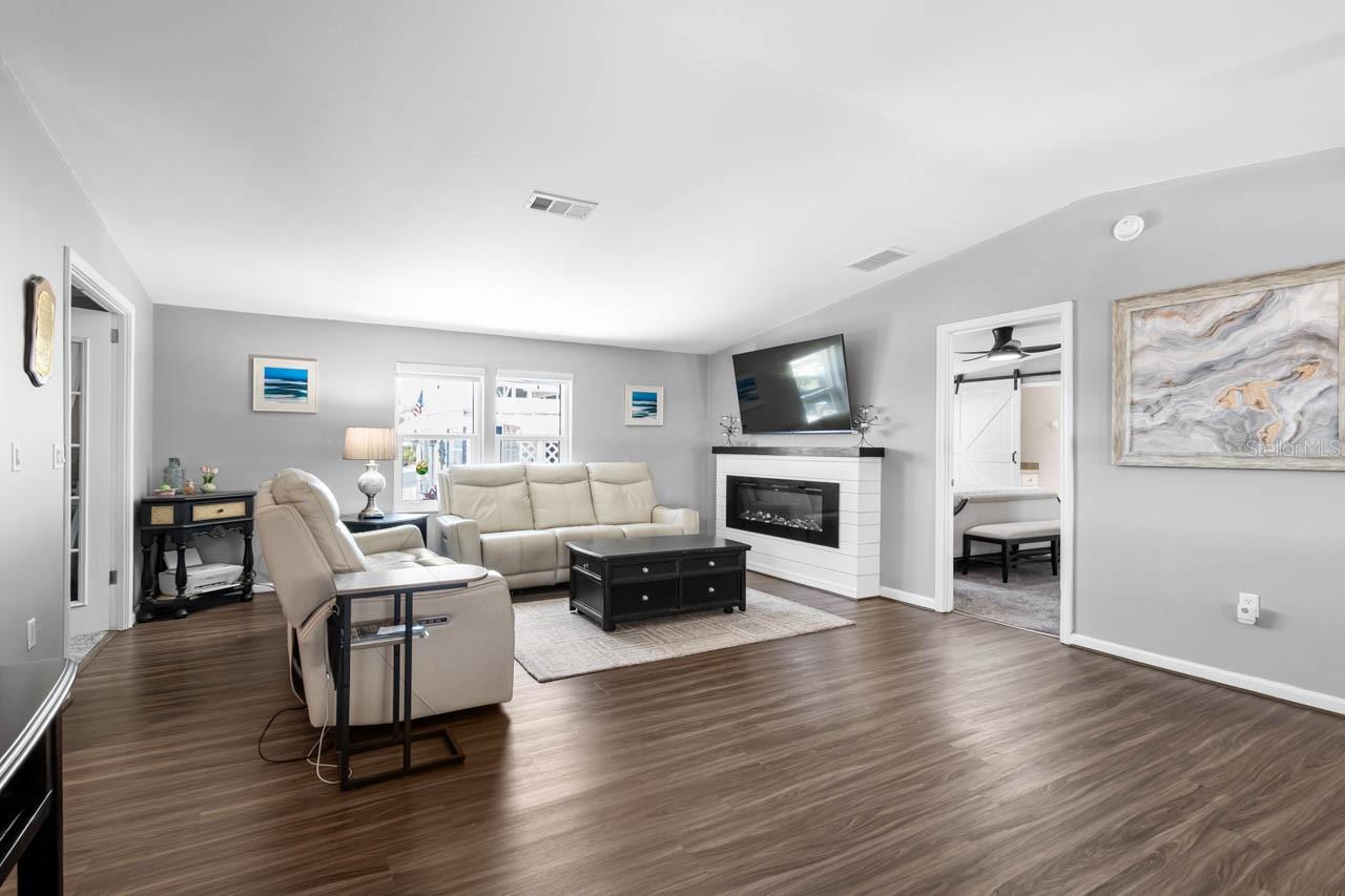 164 S SAINT THOMAS CIRCLE