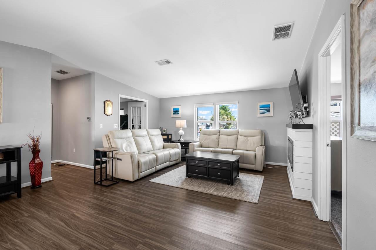 164 S SAINT THOMAS CIRCLE