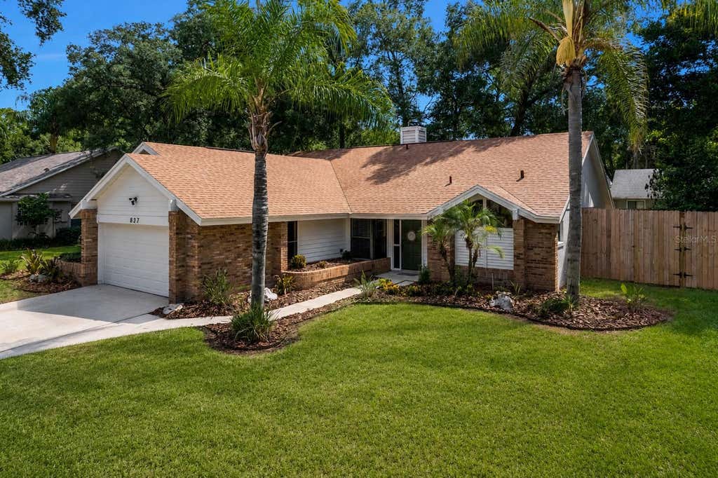 Photo of 837 Towering Oak Way, Apopka, FL 32712 (MLS # O6435216)