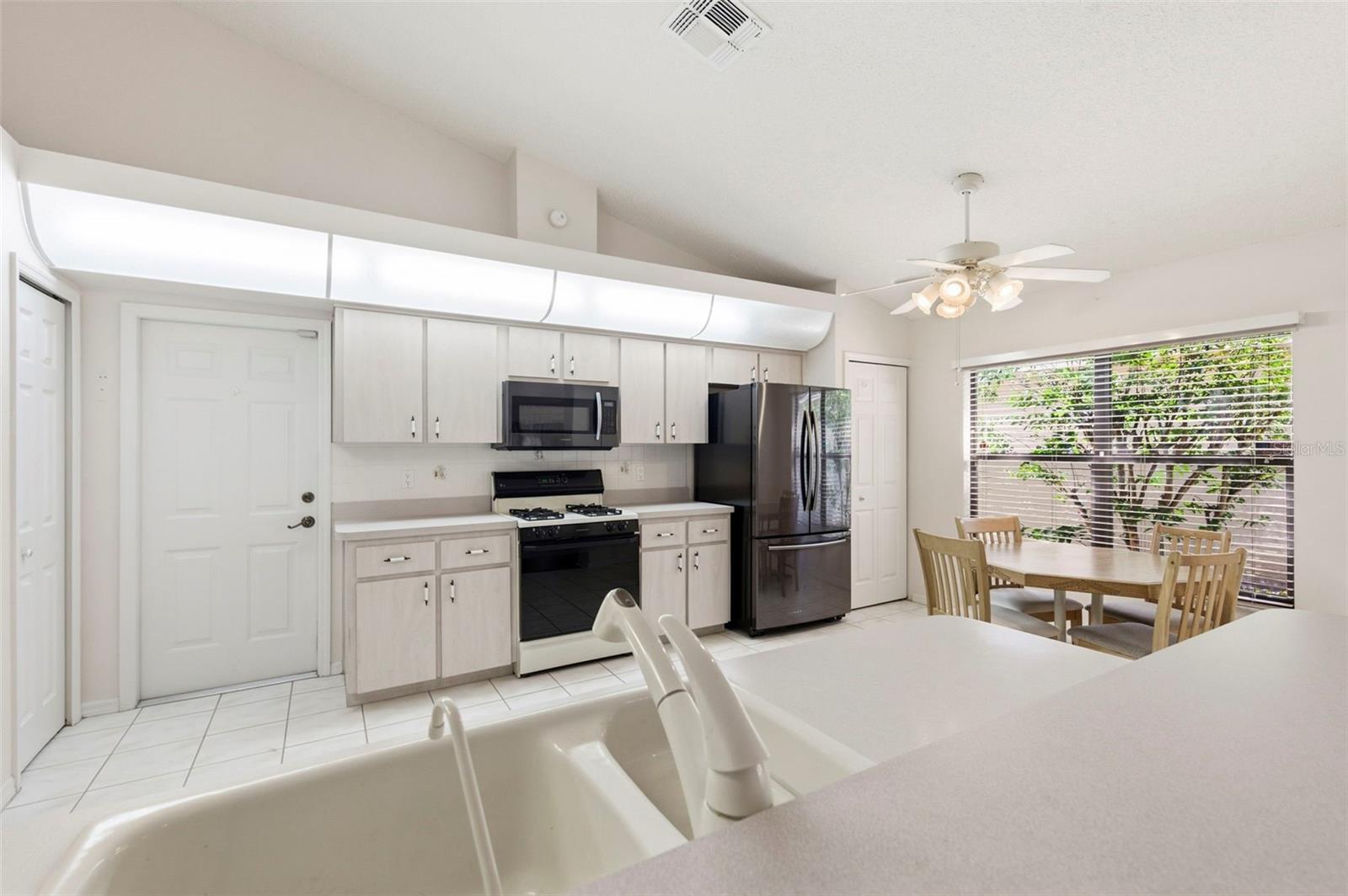 THE PRESERVE AT FAIRWAY OAKS - Residential