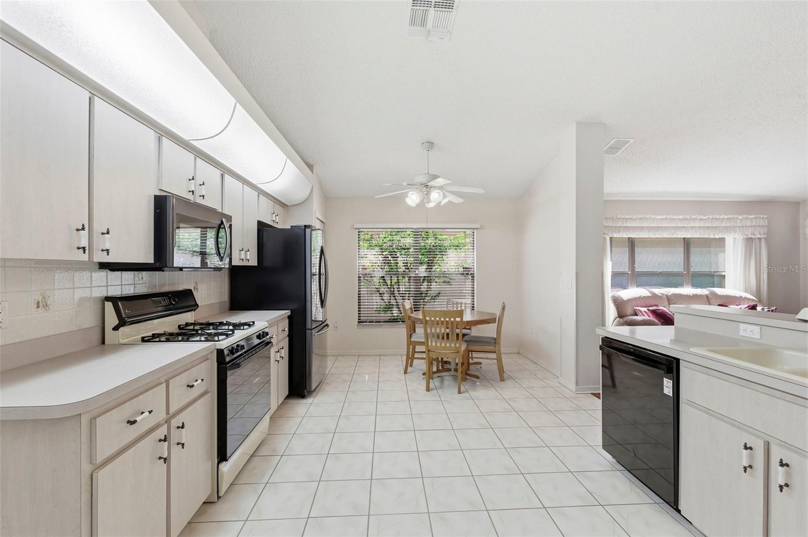 THE PRESERVE AT FAIRWAY OAKS - Residential