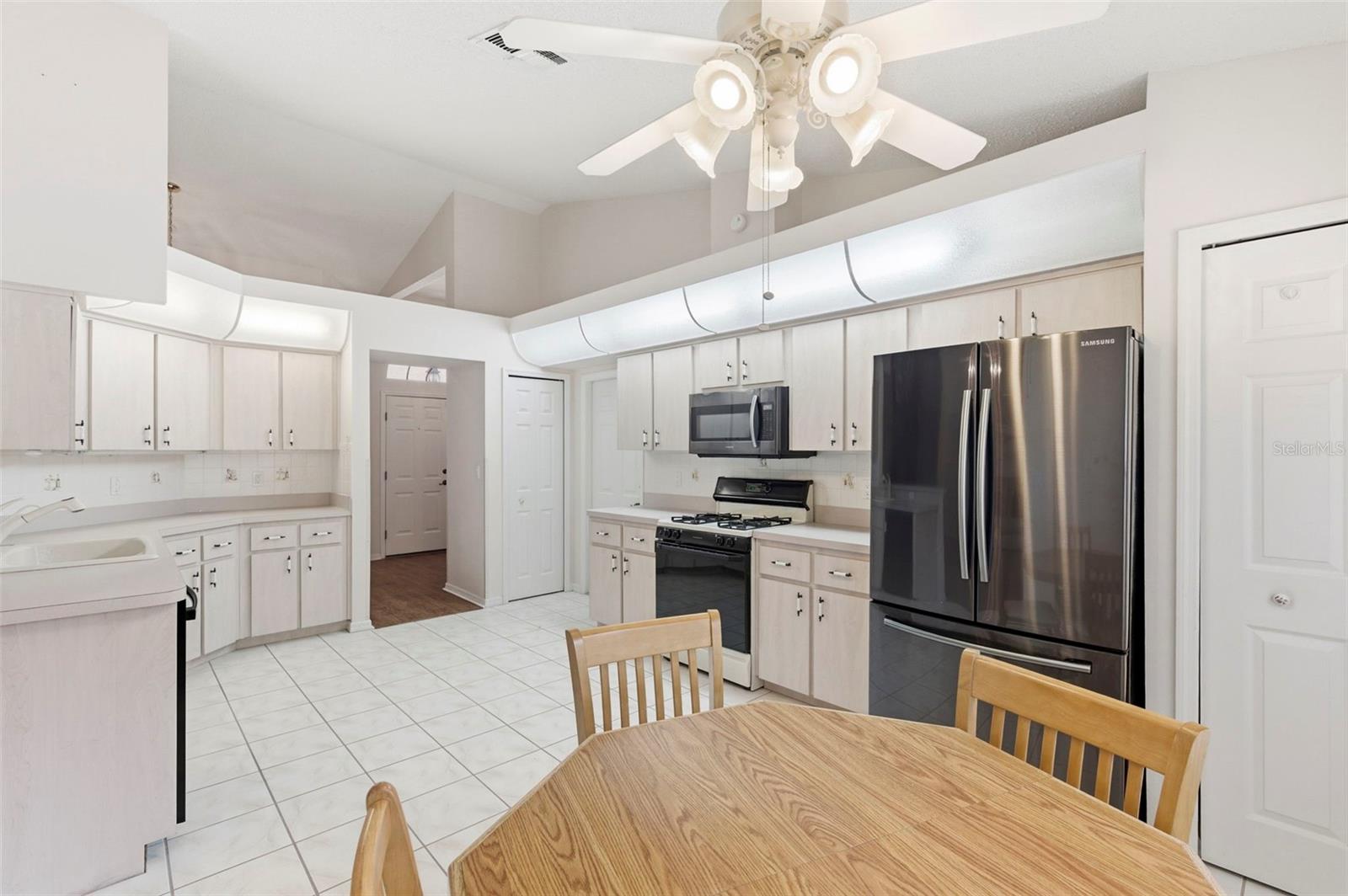 THE PRESERVE AT FAIRWAY OAKS - Residential