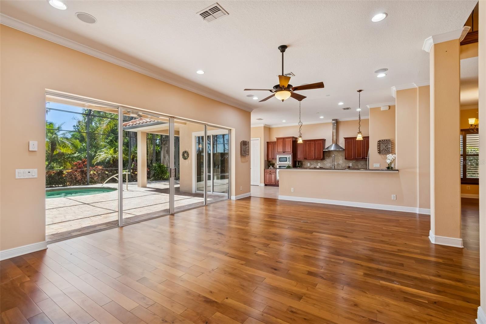 GRAND CYPRESS ON LAKE TARPON - Residential