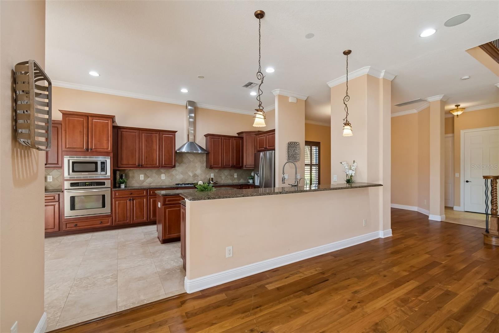 GRAND CYPRESS ON LAKE TARPON - Residential