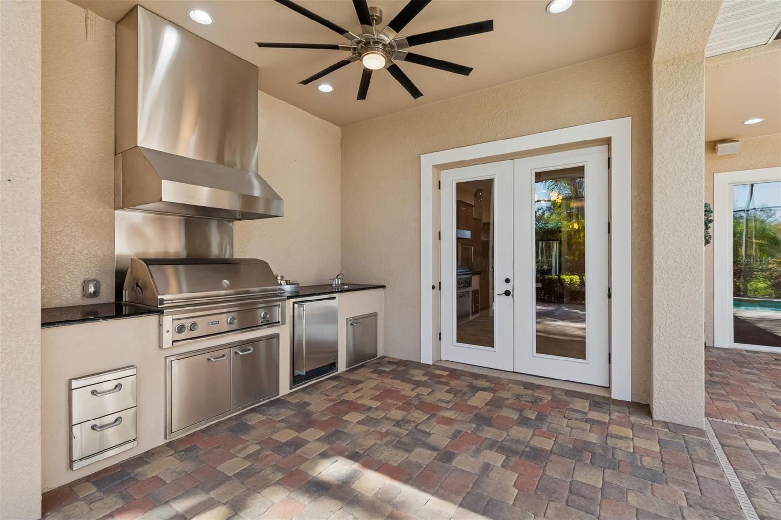 GRAND CYPRESS ON LAKE TARPON - Residential