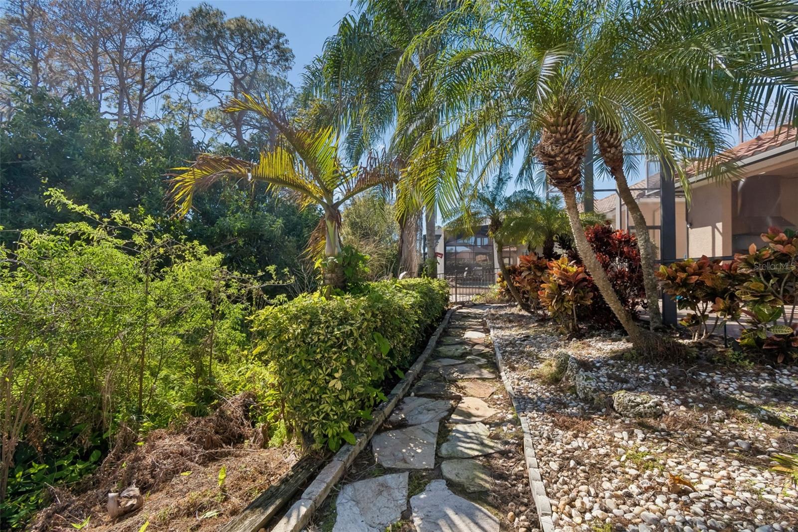 GRAND CYPRESS ON LAKE TARPON - Residential