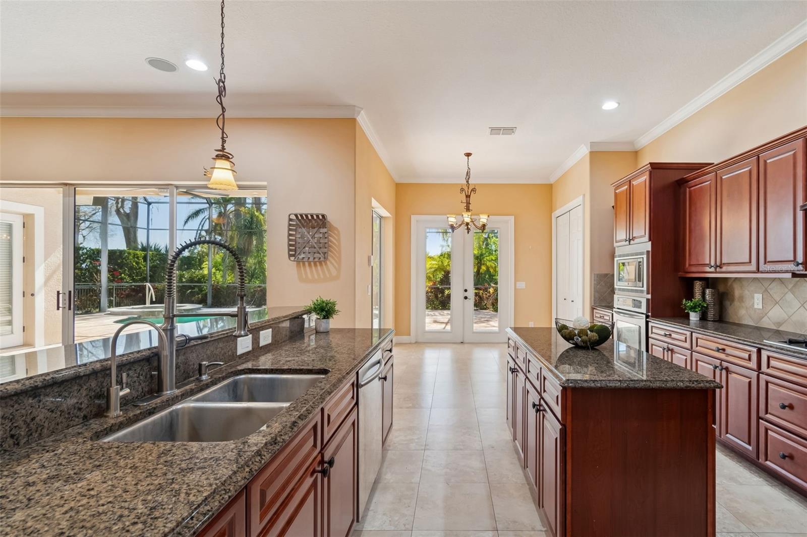 GRAND CYPRESS ON LAKE TARPON - Residential