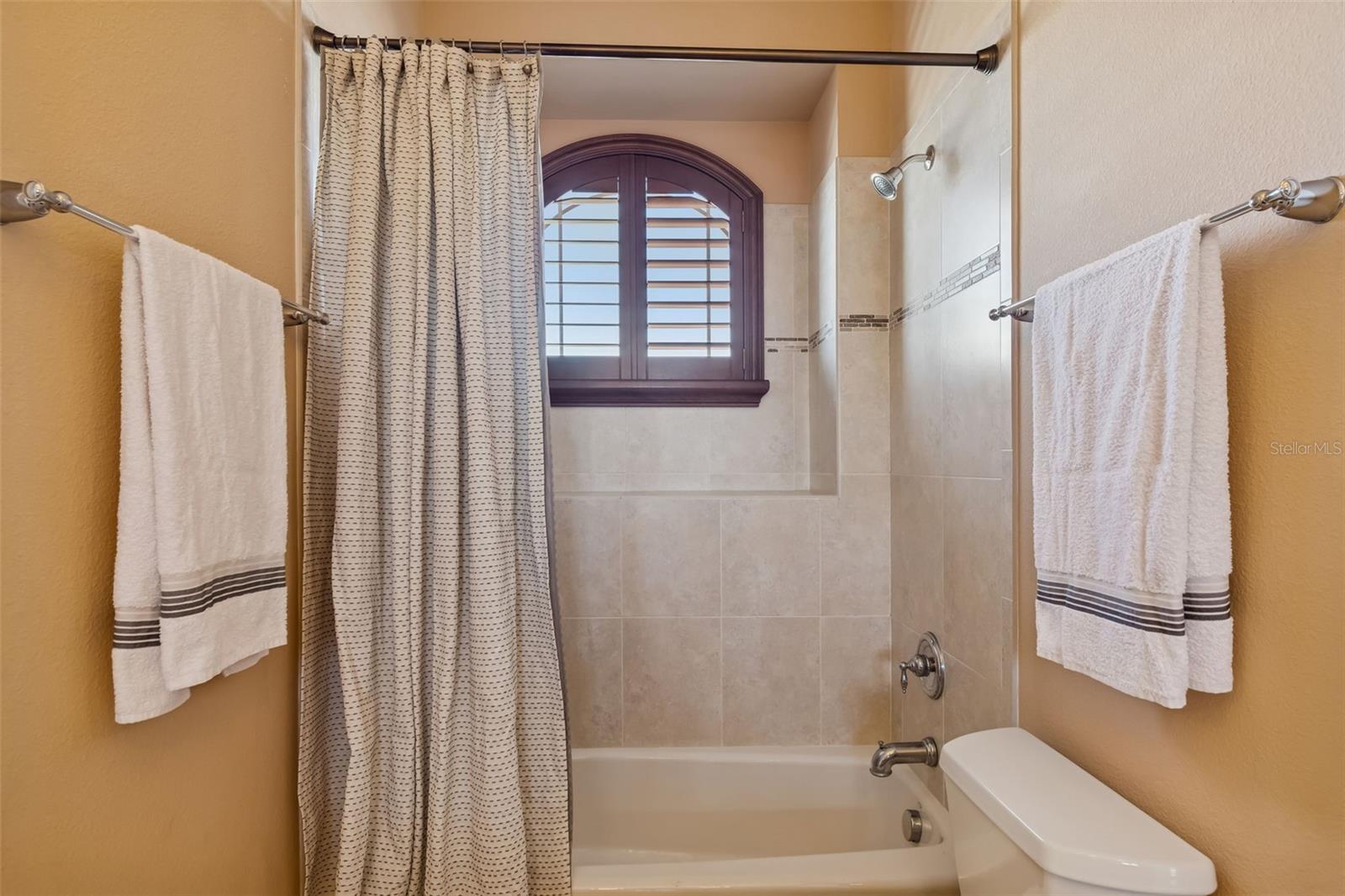 GRAND CYPRESS ON LAKE TARPON - Residential