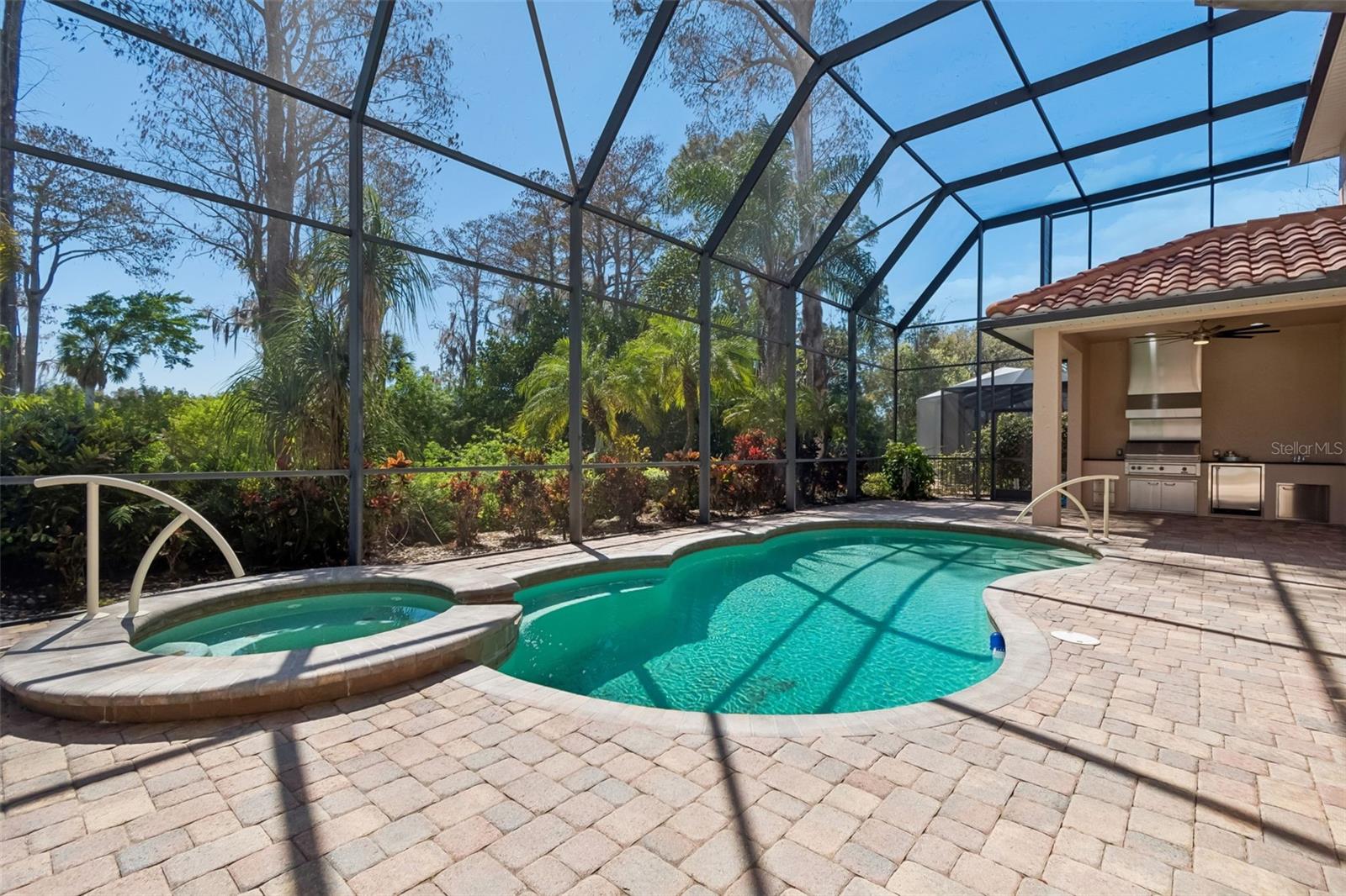 GRAND CYPRESS ON LAKE TARPON - Residential