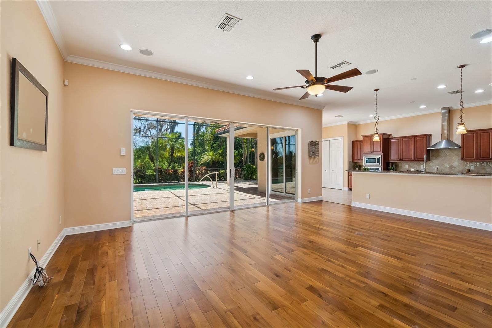 GRAND CYPRESS ON LAKE TARPON - Residential