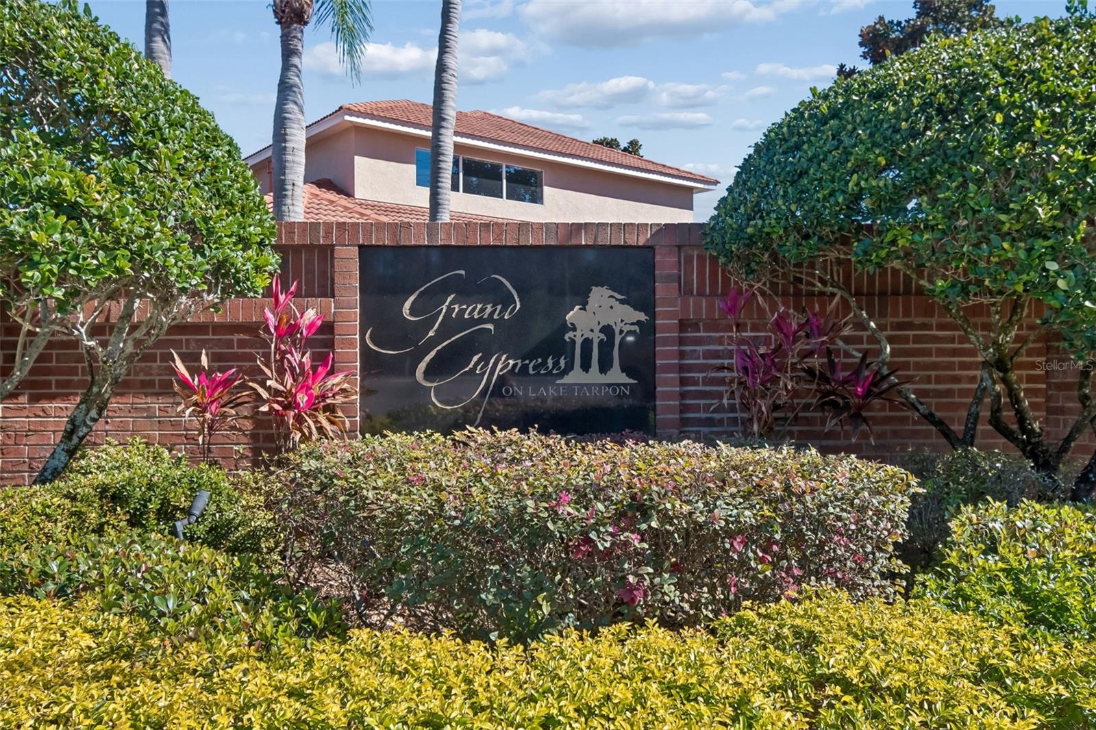 GRAND CYPRESS ON LAKE TARPON - Residential